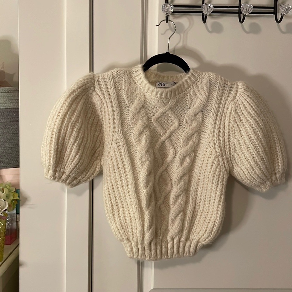 Zara Puff Sleeves Sweater
